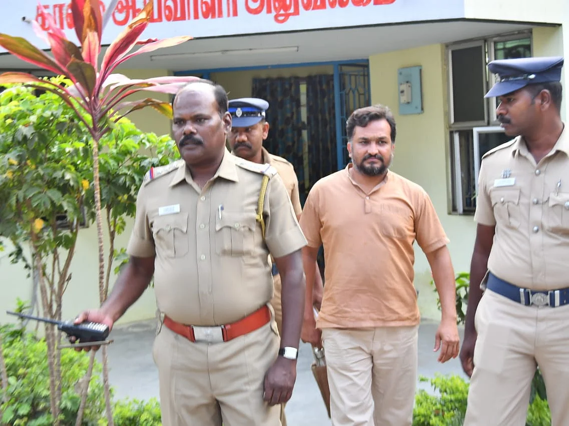 `என் வீட்டை அபகரிக்க நினைக்கிறார்!'- பெண்ணின் புகாரால் கைது செய்யப்பட்ட பியூஷ் மானஸ்