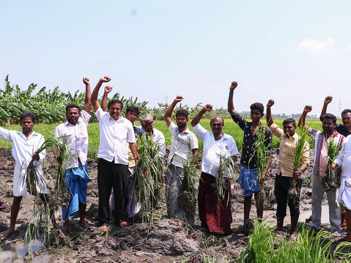 `அத்துமீறி நடக்கும் எரிவாயு குழாய்ப் பணிகள்!' -அறுவடை நெருங்குவதால் கலங்கும் தூத்துக்குடி விவசாயிகள்