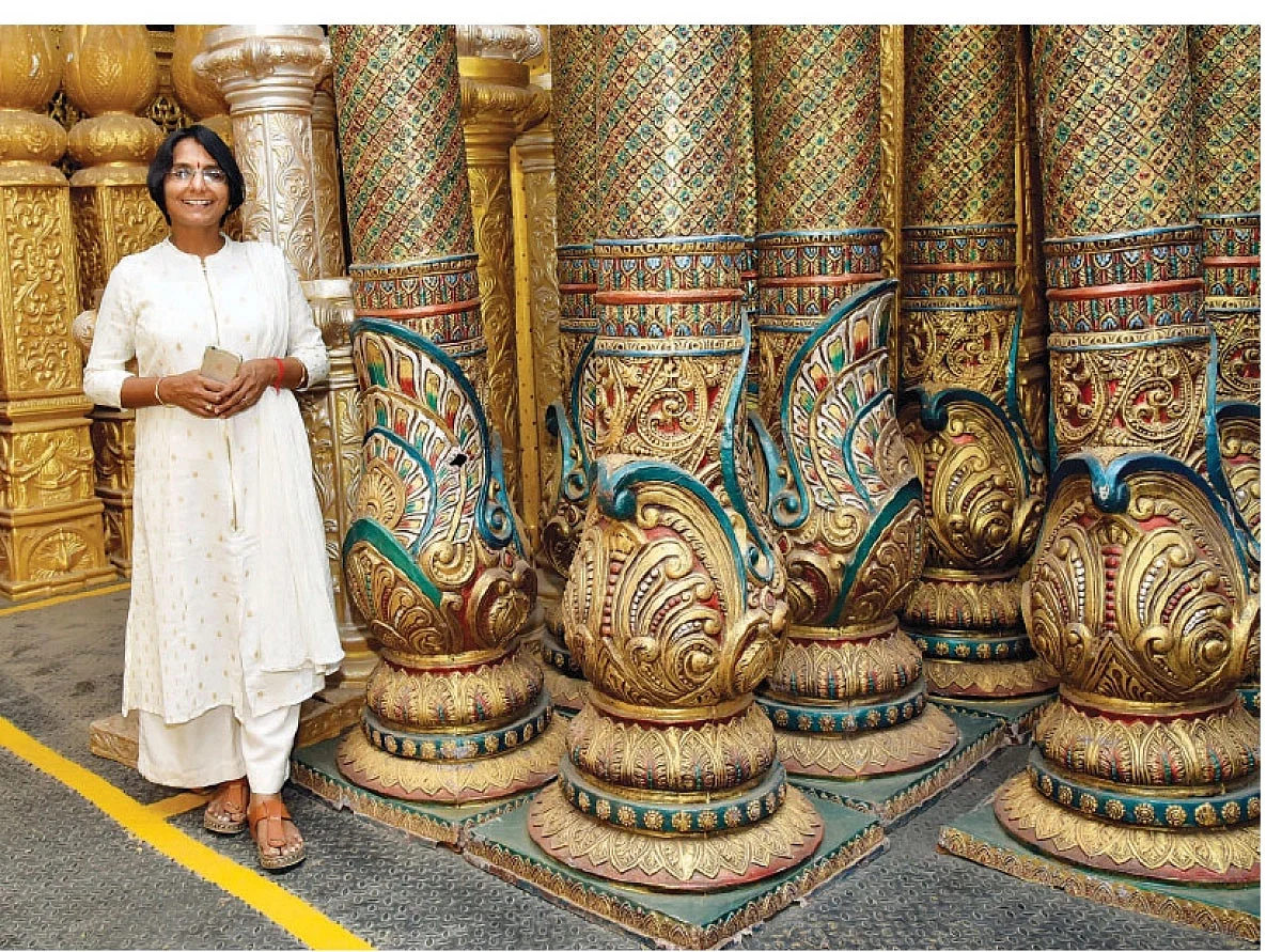 ஃப்ளவர் பொக்கே விற்பனையில் ஈரோட்டின் அடையாளம்! - காந்திமதியின் வெற்றிக் கதை