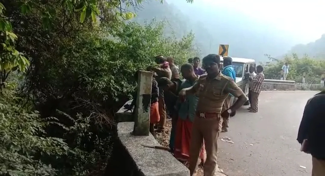 சம்பவ இடத்தில் போலீஸ், வனத்துறை
