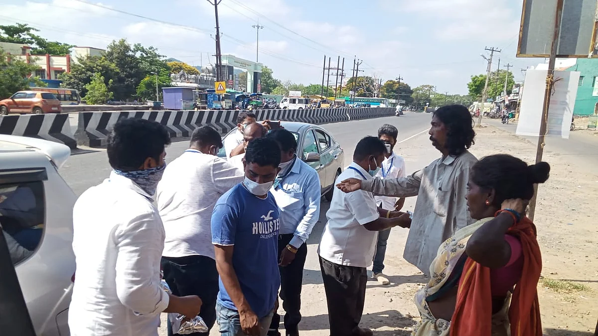 ஆதவற்றோர்களுக்கு உணவு