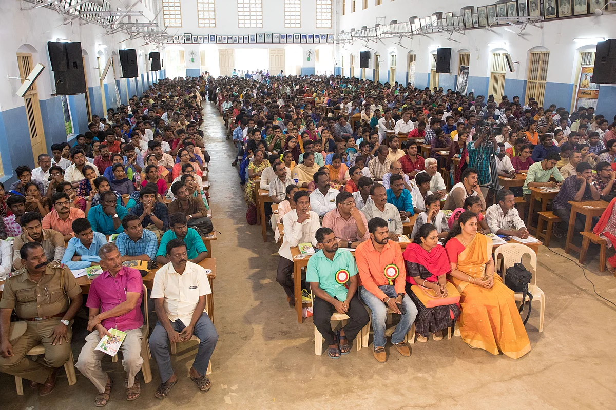 `நமக்கான அடையாளத்தை உருவாக்குவோம்' - நம்பிக்கை தந்த போட்டித் தேர்வுக்கான வழிகாட்டல் நிகழ்ச்சி!