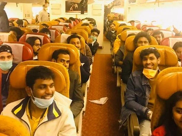 இத்தாலியிலிருந்து 263 இந்தியர்களுடன் நாடு திரும்பிய இரண்டாவது விமானம்!