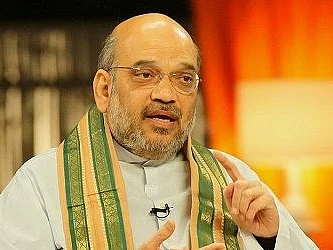 ``எங்களை எதிர்த்துத் தீர்மானம் போடப்போறீங்களா?" - வெடித்த அமித் ஷா... மிரண்ட தமிழக அமைச்சர்கள்!
