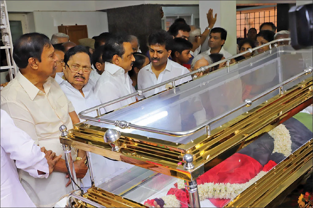 அன்பழகனின் இறுதிச்சடங்கு