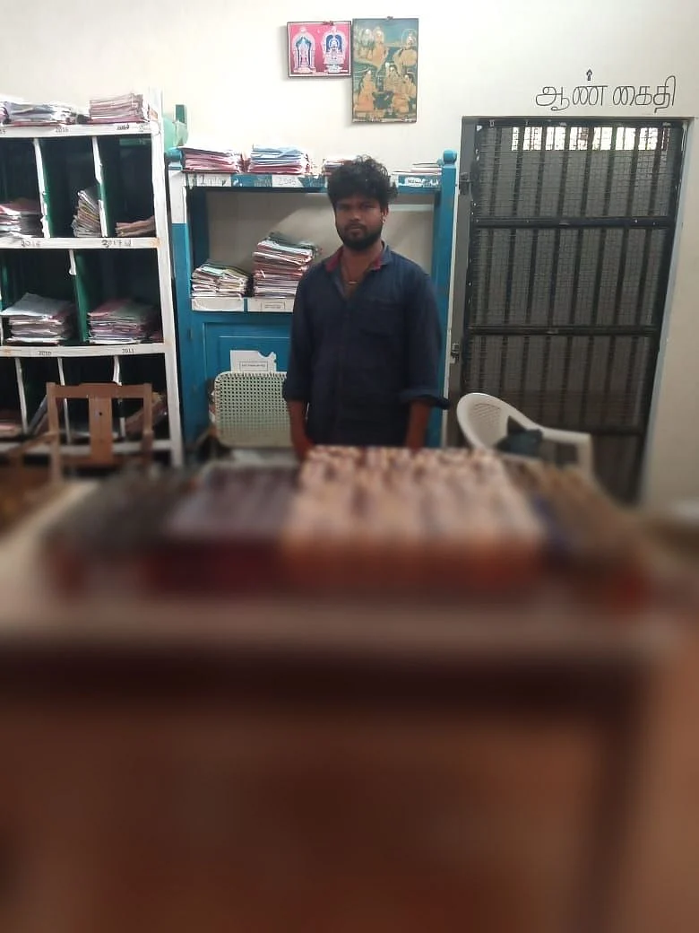 ராமேஸ்வரத்தில் சிக்கிய மதுபானம்.