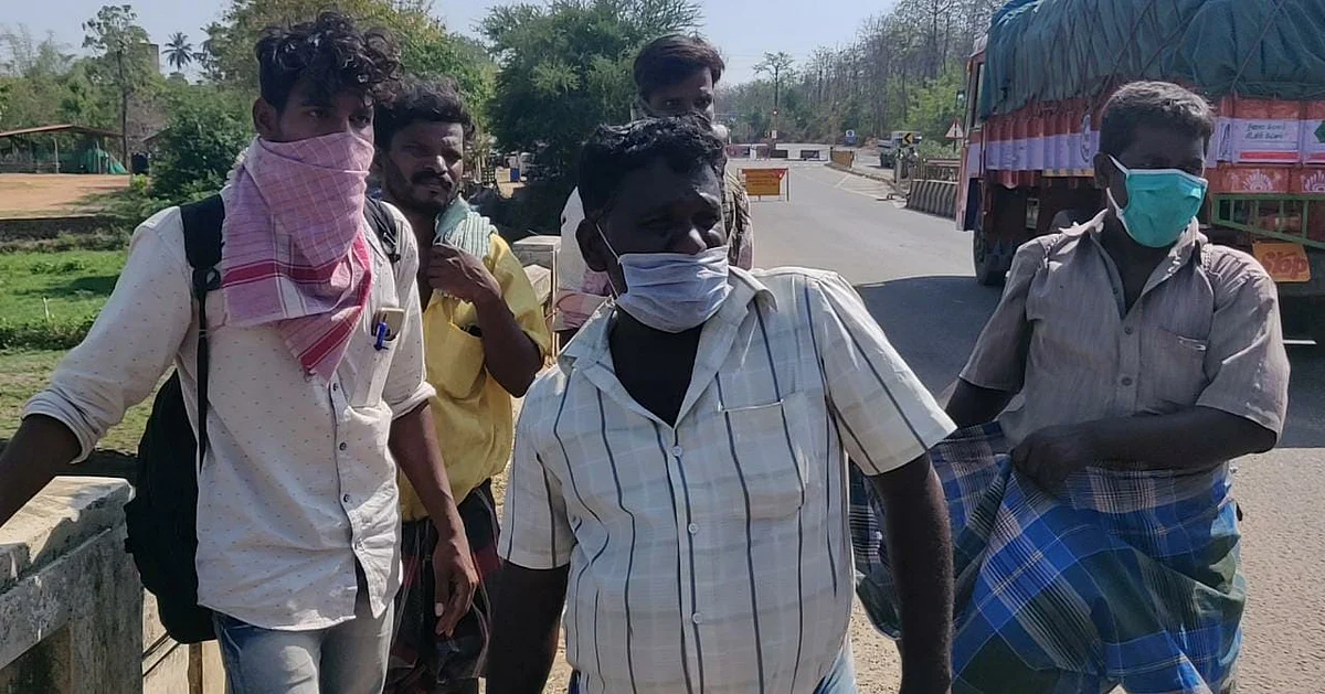 லாரியில் வந்தவர்கள்