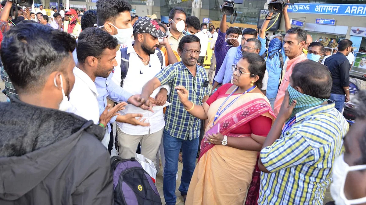 துபாய் பயணிகள்
