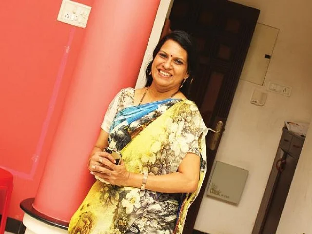 வீட்டுக்குள் முடங்கியிருந்தாலும் செய்வதற்கு இத்தனை விஷயங்கள் இருக்கிறதா?- பட்டியலிடும் பாரதி பாஸ்கர்