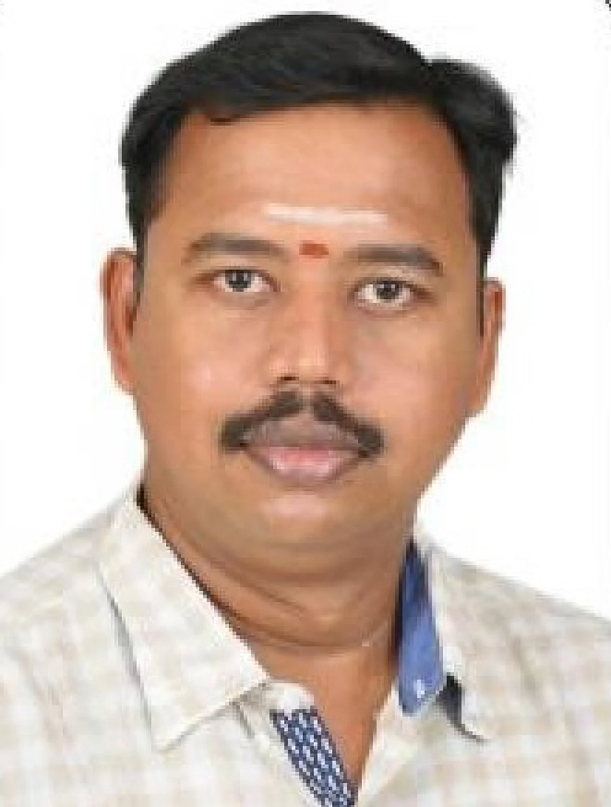ஆயுர்வேத மருத்துவர் பாலமுருகன்