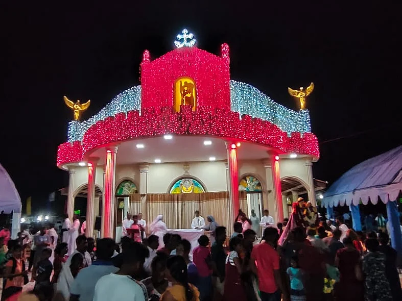 `கொரோனா அச்சம்; தமிழர்கள் அன்பு பரிமாற்றம்; ஆளில்லா படகுகள்!' - கச்சத் தீவு திருவிழா ஹைலைட்ஸ்
