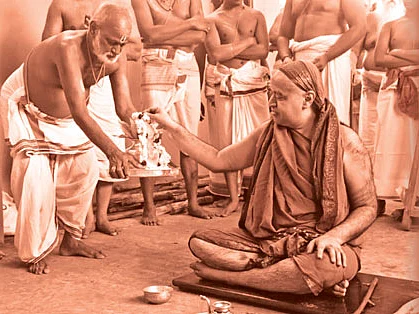“சங்கரமடத்தில் நடமாடுகிறார் ஜெயேந்திரர்!”