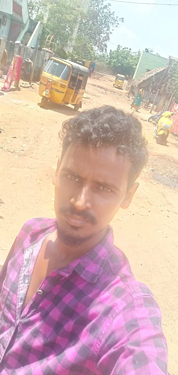 சுரேஷ், ஜே.ஜே.நகர் மோரை.