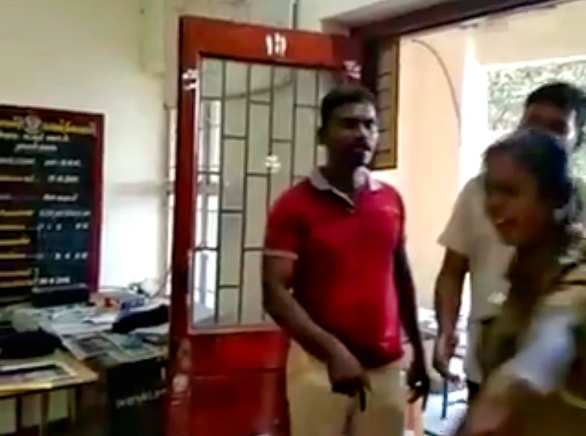 எஸ்.ஐ பிரபு