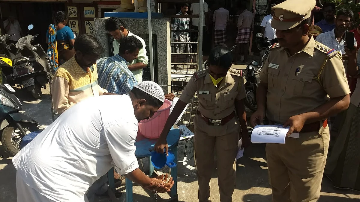 கொரோனா விழிப்புணர்வு பணியில் போலீஸ்