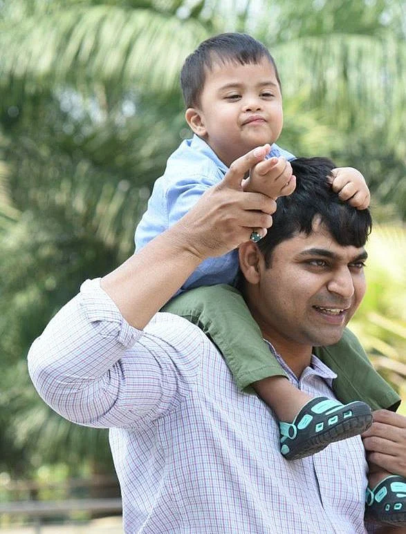 ஆதித்யா திவாரி, அவ்னிஷ்