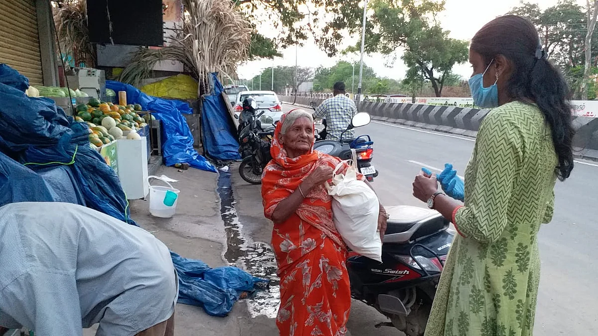 மளிகைப் பொருள் உதவி