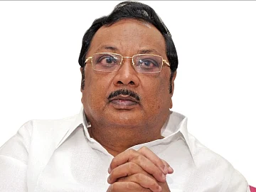 அழகிரியின் செகண்ட் இன்னிங்ஸ்... எதிர்ப்பு சுனாமியில் ஸ்டாலின்!