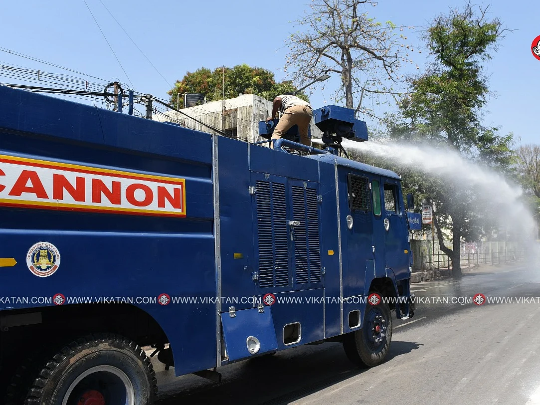 வேப்பிலை முகக்கவசம், ஆளில்லா நேப்பியர் பாலம்... கிருமி நாசினி தெளிக்கும் தண்ணீர் பீரங்கி! #Day4