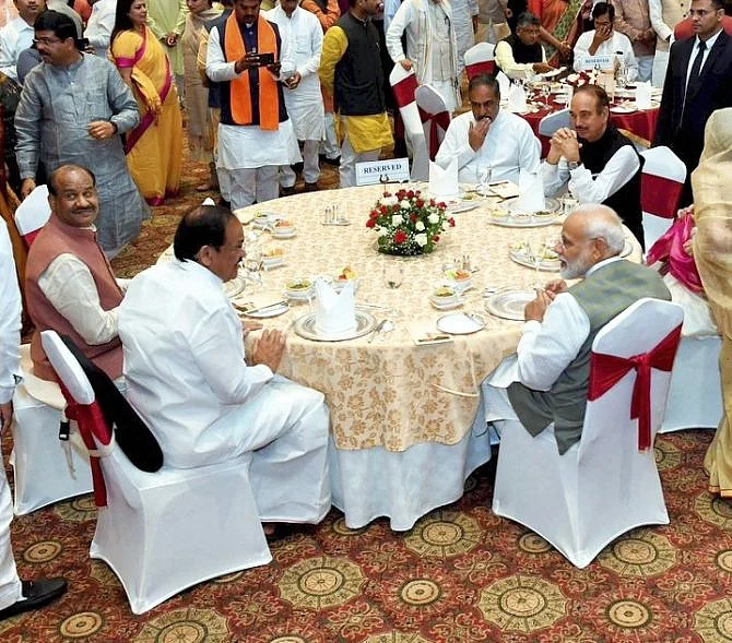 விருந்தில்..