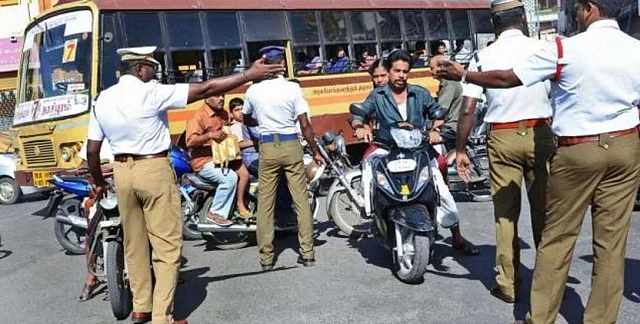 போக்குவரத்துக் காவலர்கள்