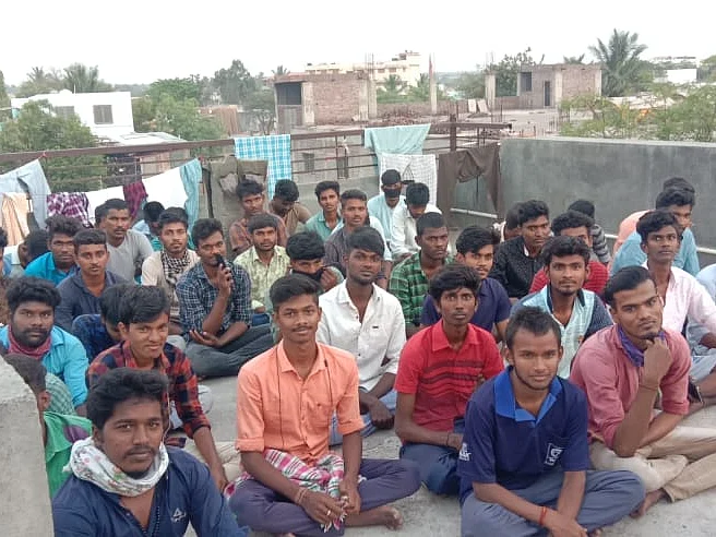 கொரோனாவைவிட உள்ளூர்காரர்களால்தான் பயமே..! -மகாராஷ்டிராவில் தவிக்கும் 300 தமிழக இளைஞர்கள்