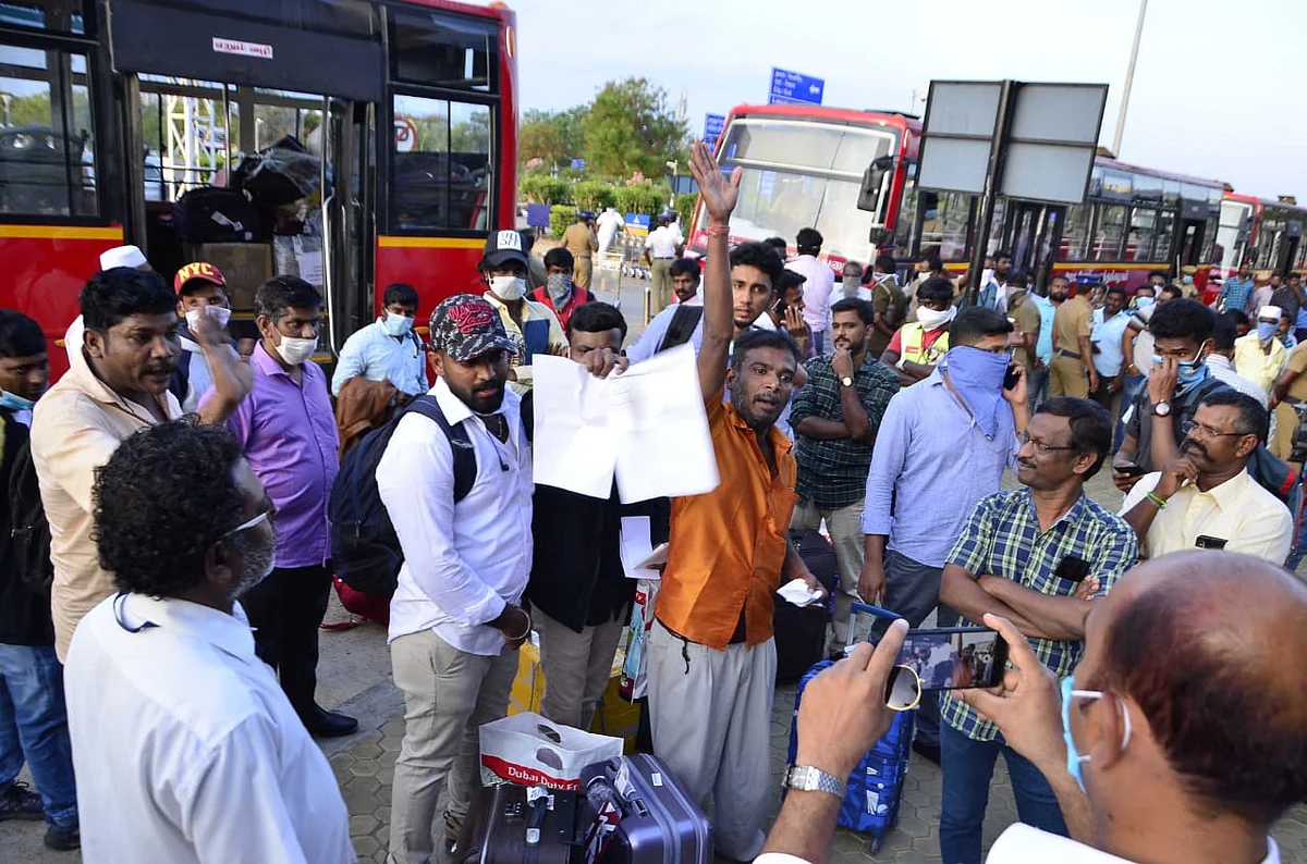 துபாய் பயணிகள்