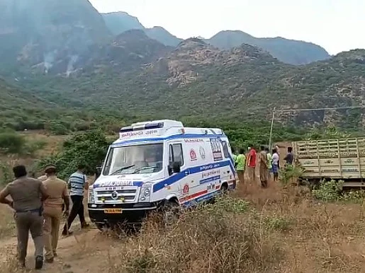 `தேனி அருகே திடீர் காட்டுத்தீயில் சிக்கிய 9 பேர்!’ - மூவர் உயிரிழப்பு?