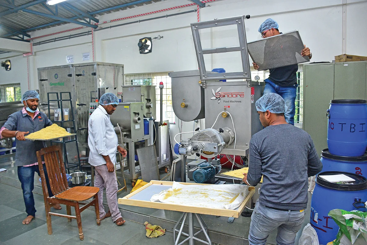 சேமியா தயாரிக்கும் கருவி