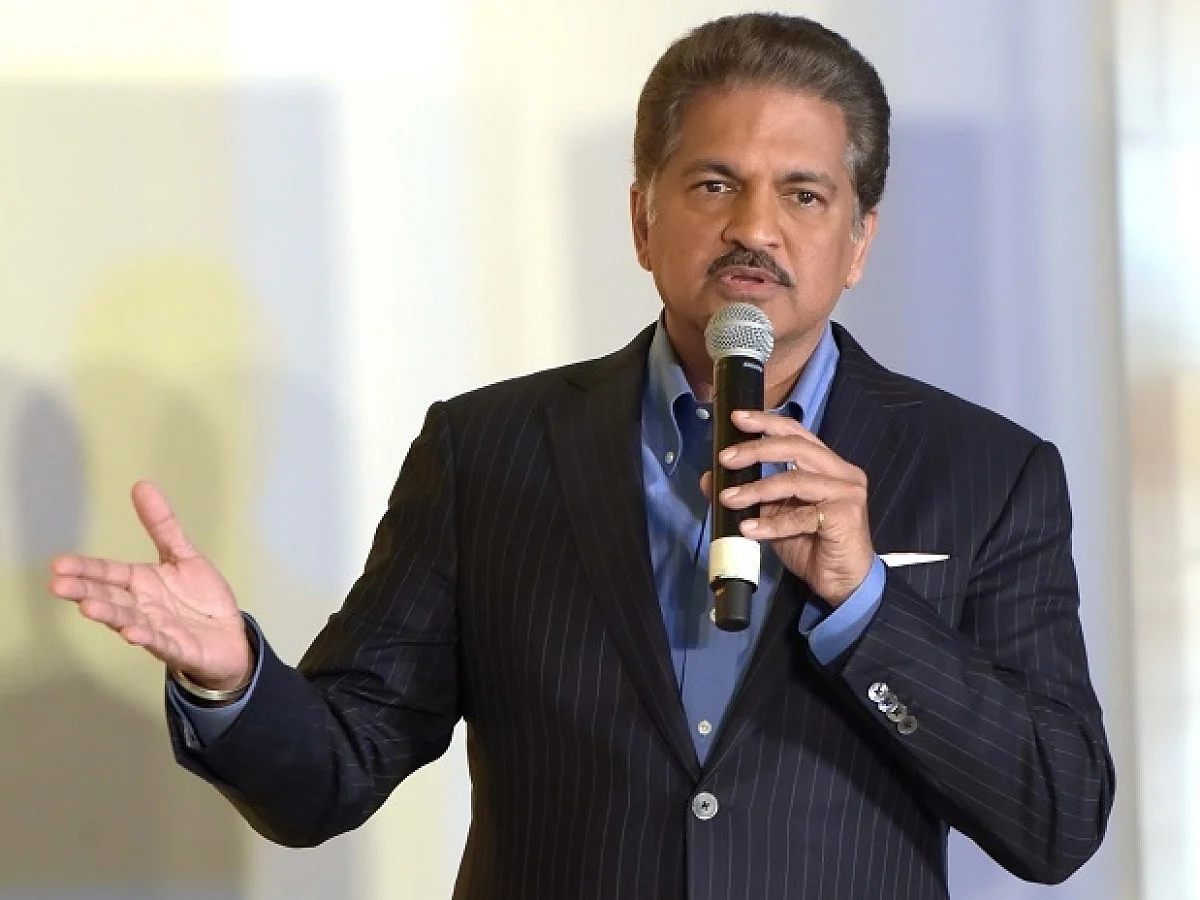 `வென்டிலேட்டர்; தற்காலிக மருத்துவமனை; 100% சம்பளம்’ - கொரோனா தடுப்பில் அசத்தும் ஆனந்த் மகிந்த்ரா
