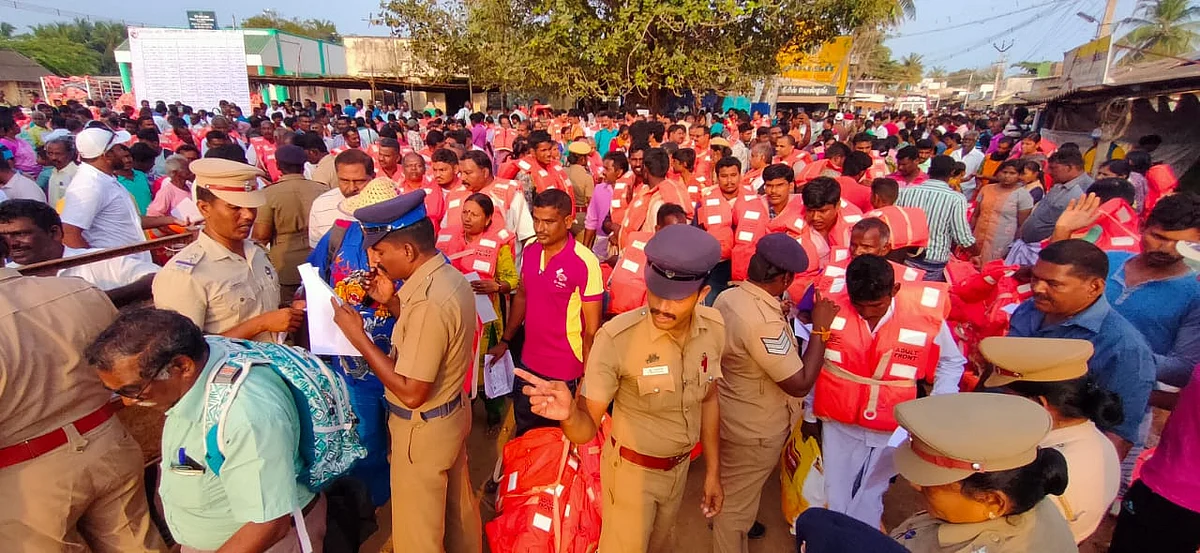 கச்சத் தீவு செல்ல உள்ள பக்தர்கள்