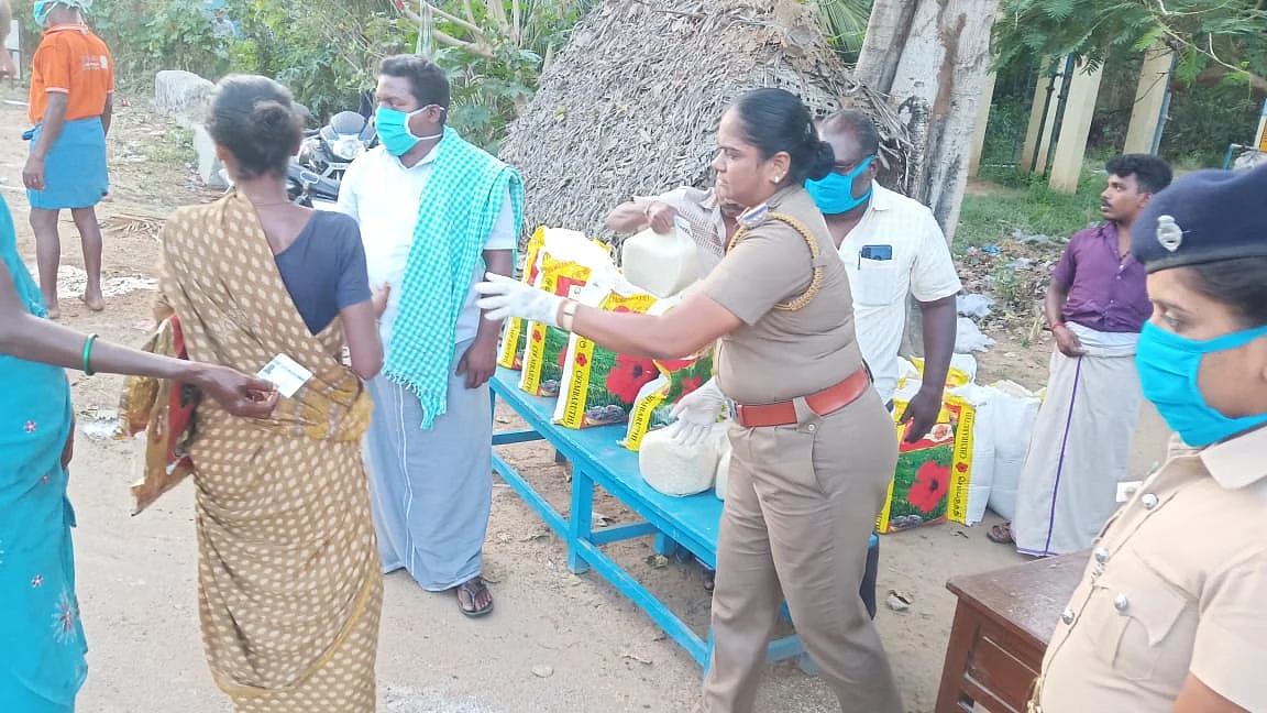 அரிசி வழங்கும் இன்ஸ்பெக்டர்
