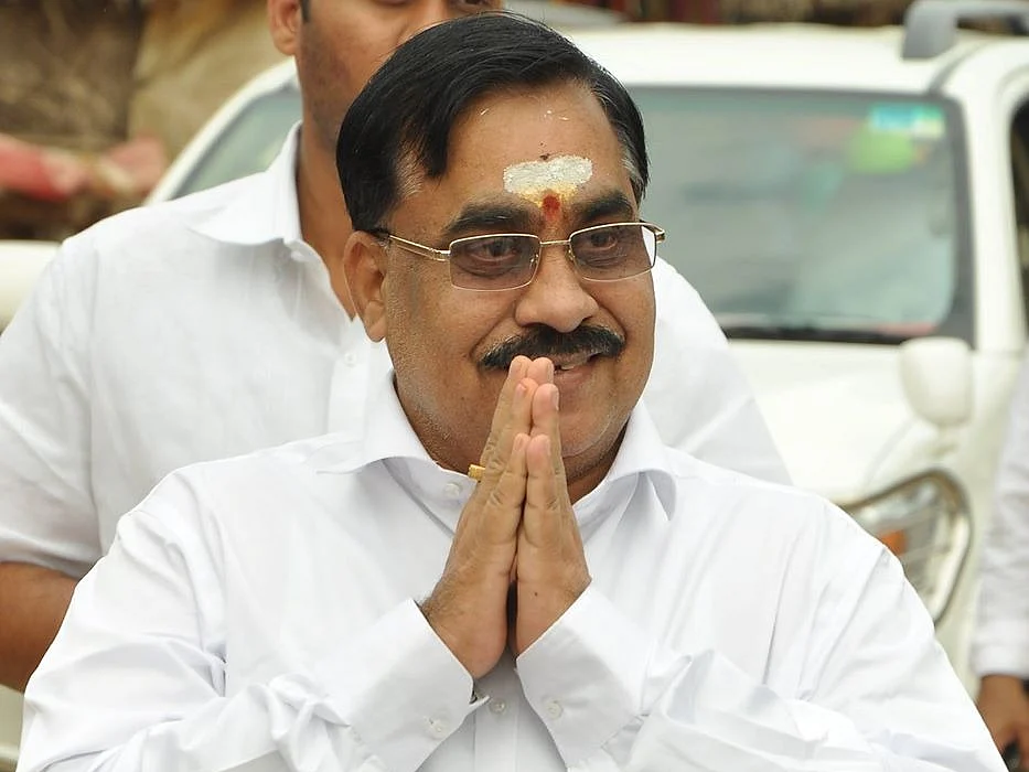 'வங்கி மோசடி வழக்கு!' - அ.தி.மு.க முன்னாள் எம்.பி. ராமச்சந்திரனுக்கு 7 ஆண்டுகள் சிறை #NowAtVikatan