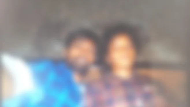 தண்டவாளத்தில் எடுத்துகொண்ட செல்ஃபி