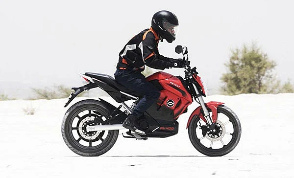 ரிவோல்ட் RV400