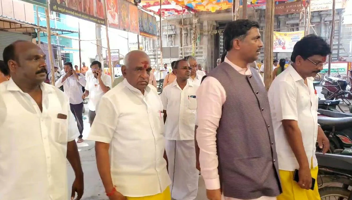 பா.ஜ.க-வினர் காமாட்சி அம்மன் தரிசனம்