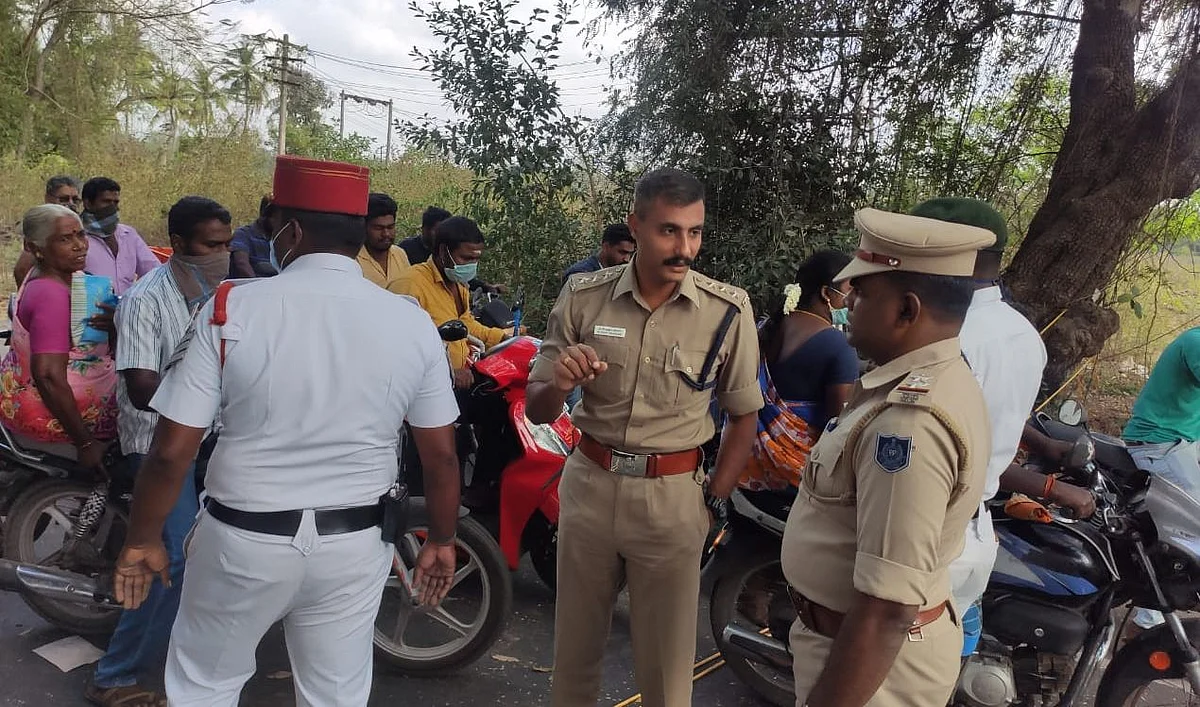 சேதராப்பட்டில் கோட்டக்குப்பம் டி.எஸ்.பி அஜய் தங்கம்