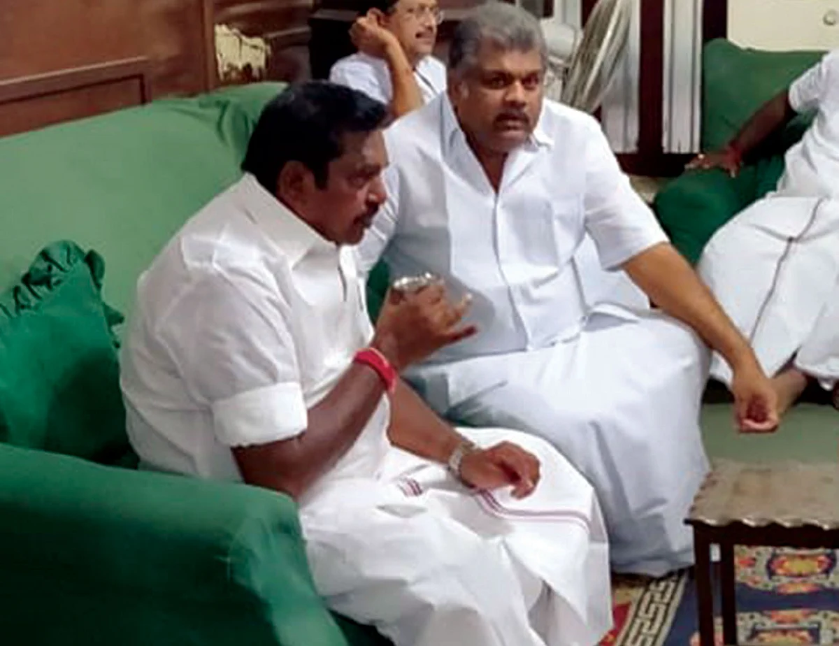 எடப்பாடி பழனிசாமி - ஜி.கே.வாசன்