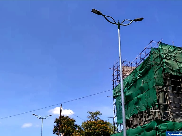 `தெருவோர மின்விளக்கில் இரட்டை இலை!' - கொந்தளிக்கும் புதுக்கோட்டை தி.மு.க