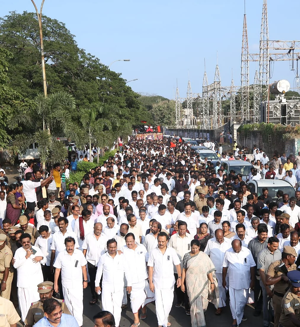 அன்பழகன் இறுதி ஊர்வலம்