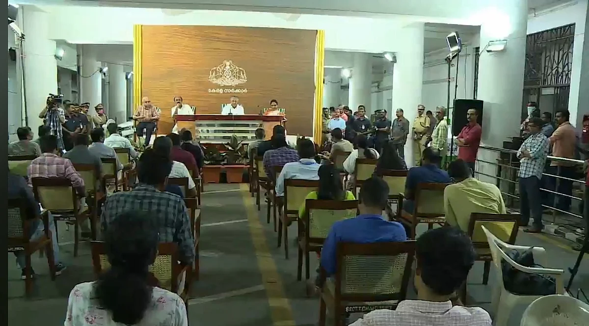 பினராயி விஜயன் செய்தியாளர் சந்திப்பு