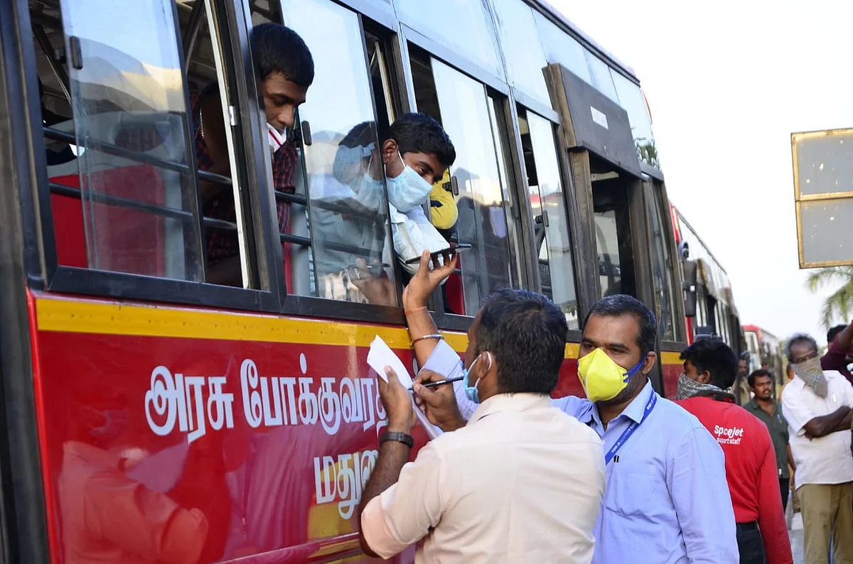 துபாய் பயணிகள்