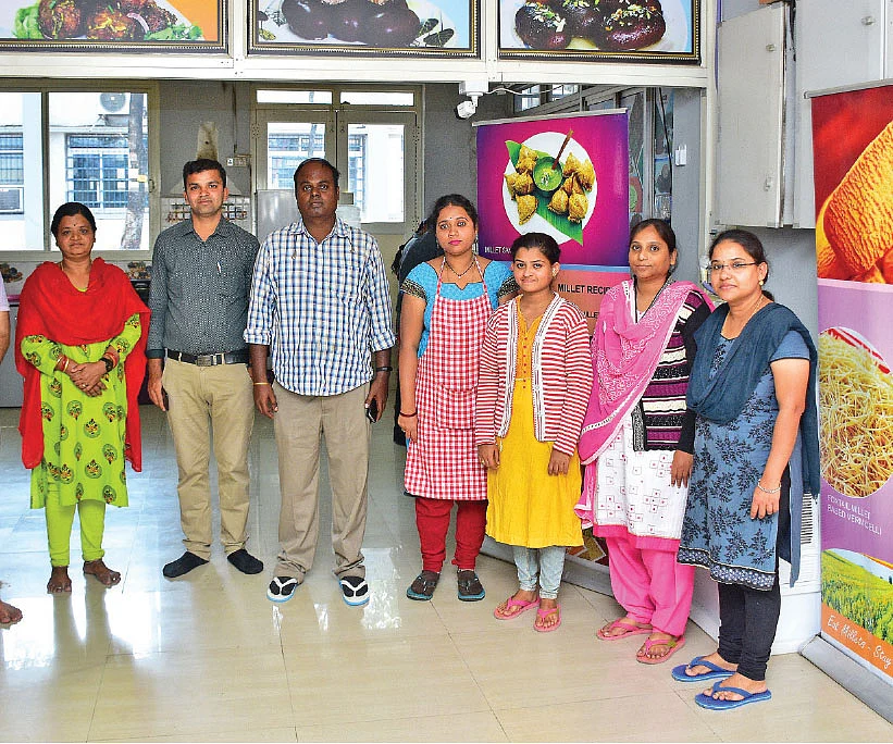 ஹேமசங்கரி, சங்கப்பா, ரவிக்குமார் மற்றும் குழுவினர்