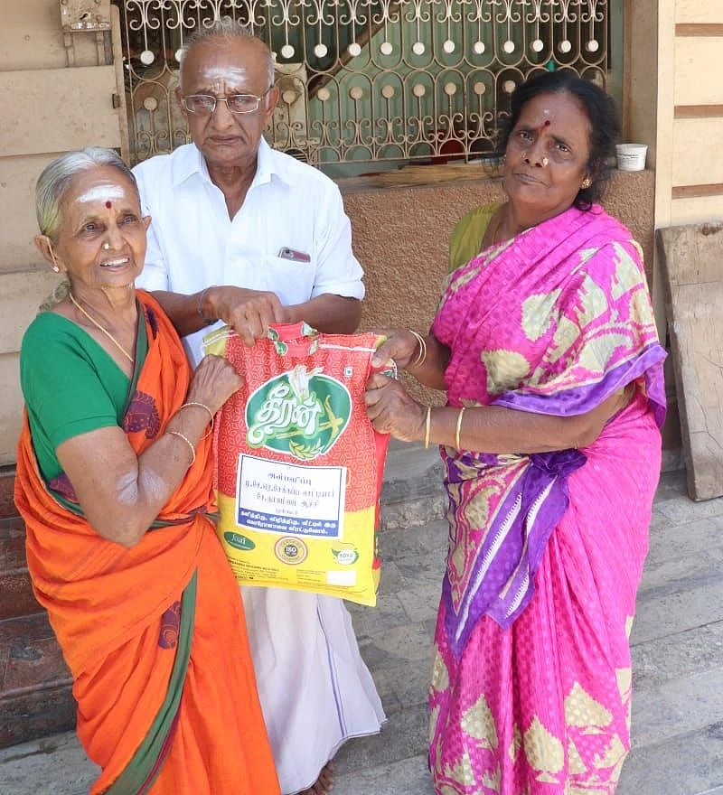 சேக்கப்பன் ஐயா - மனைவி நாகம்மை ஆச்சியுடன்