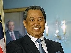 `கூட்டணியில் மோதல்; யாருக்கும் இல்லாமல் போன பதவி!’ - மலேசியாவின் பிரதமராக முஹைதீன் யாசின் நியமனம்