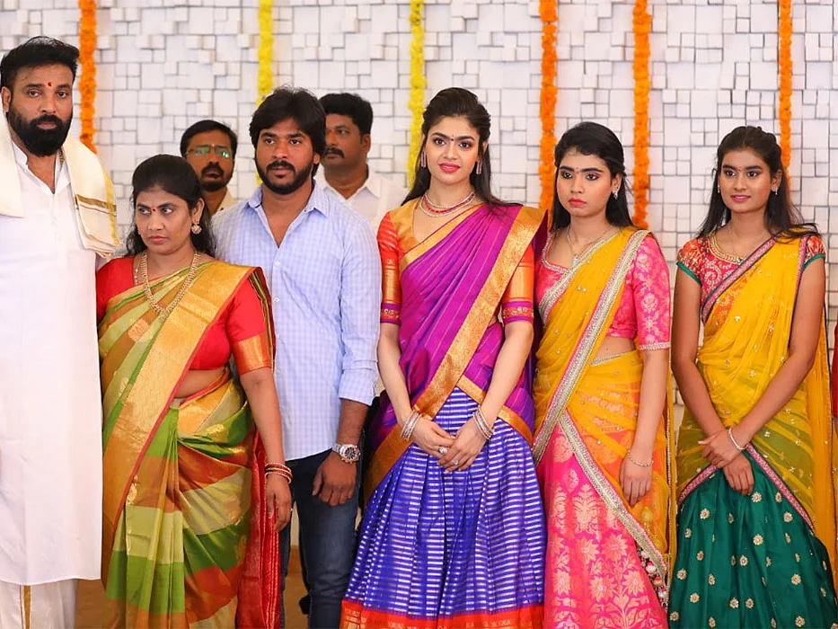 `500 கோடி பட்ஜெட்; வாழ்த்த வரும் மோடி, அமித் ஷா..!' - களைகட்டும் கர்நாடக அமைச்சர் இல்லத் திருமணம்