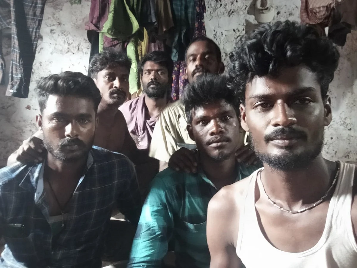 கேரளாவில் தவிக்கும் தமிழக இளைஞர்கள்