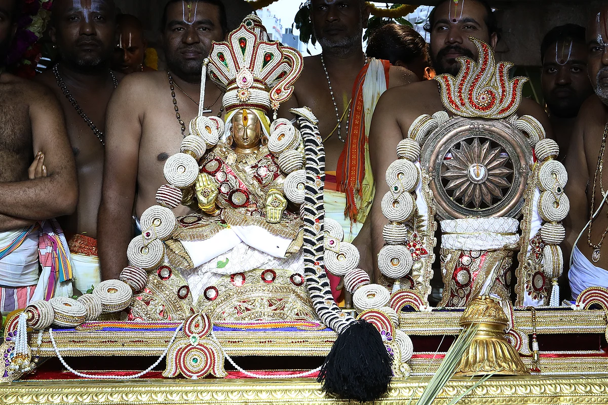 வெளிநாட்டிலிருந்து வந்தவர்கள் 28 நாள்கள் கழித்து திருப்பதிக்கு வாருங்கள்... தேவஸ்தானம் வேண்டுகோள்!