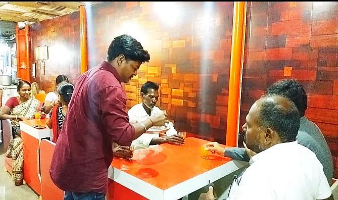 சூப் கொடுக்கும் சிவா