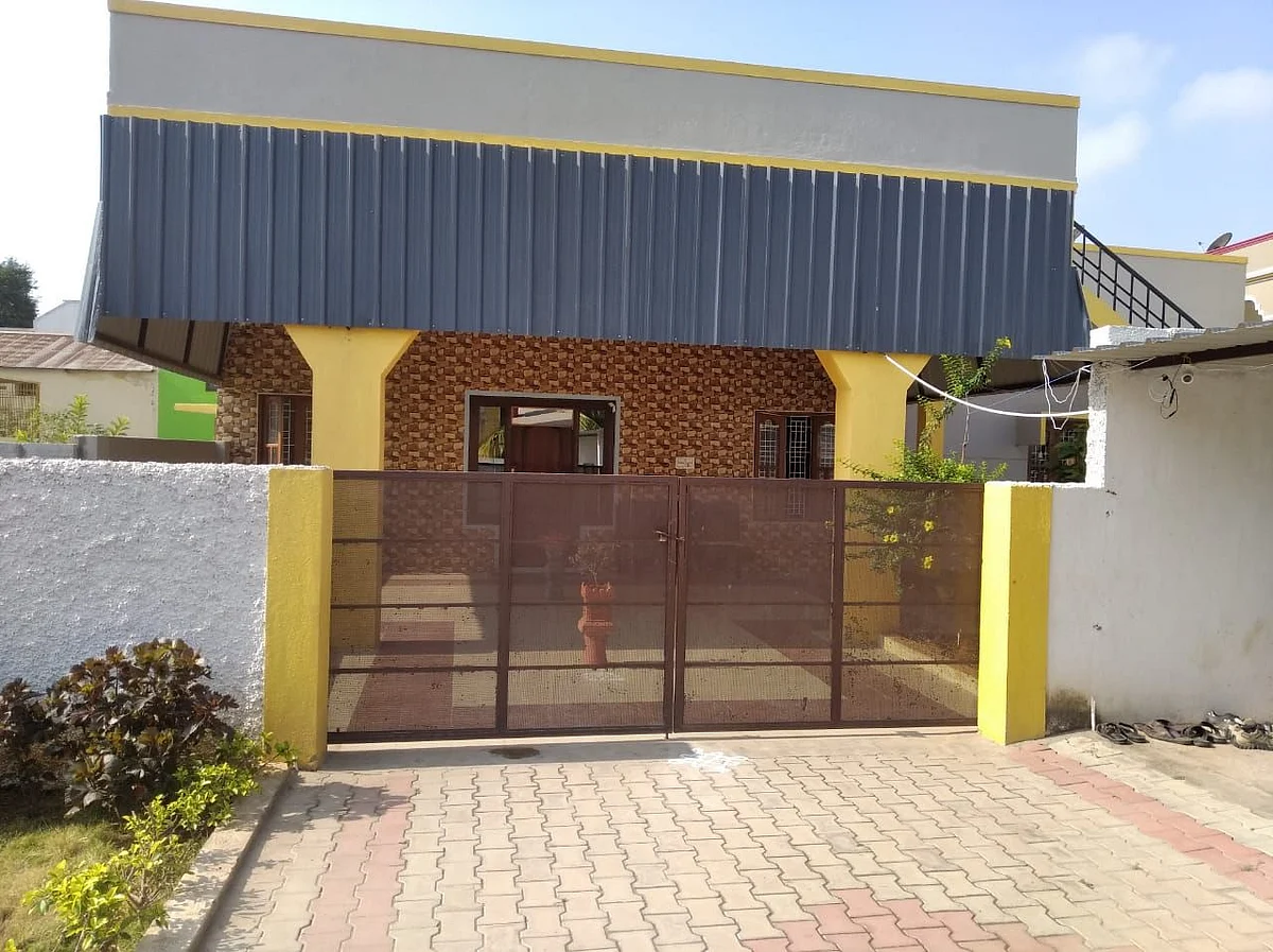 தென்னரசு வழங்கிய வீடு